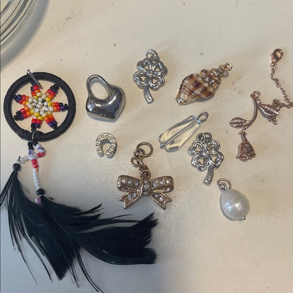 Mrs G is going LIVE! ❤️ this flyer to be notified of my LIVE shows. - Picture 9 of 11